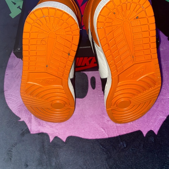 Jordan 1 shattered backboard Size 9 - Picture 3 of 6
